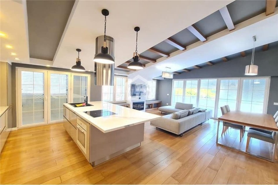 JEPET ME QIRA: PENTHOUSE + 3 poste parkimi/“Rezidenca Kodra e Diellit 1