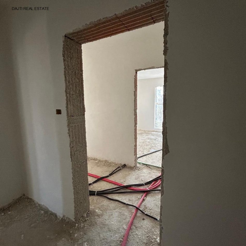 Tirane, shitet apartament 2+1+Ballkon Kati 5, 102 m² 170.000 € (Jordan Misja,afer Hipotekes)