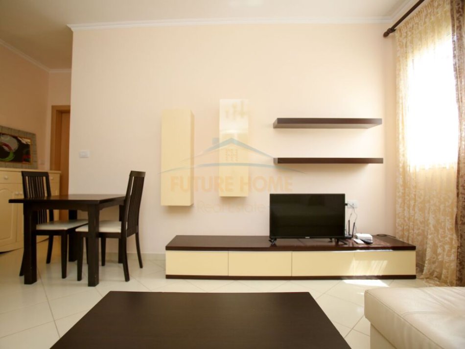 Vlore, jepet me qera apartament 1+1 Kati 4, 60 m² 300 € (Pas Rives, Lungomare) RV44308