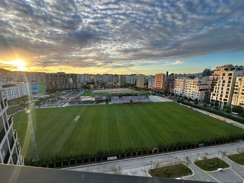 Tirane, shitet 2+1+Ballkon Kati 8, 217 m² 599.000 € (Lake View, Rruga e Kosovareve)