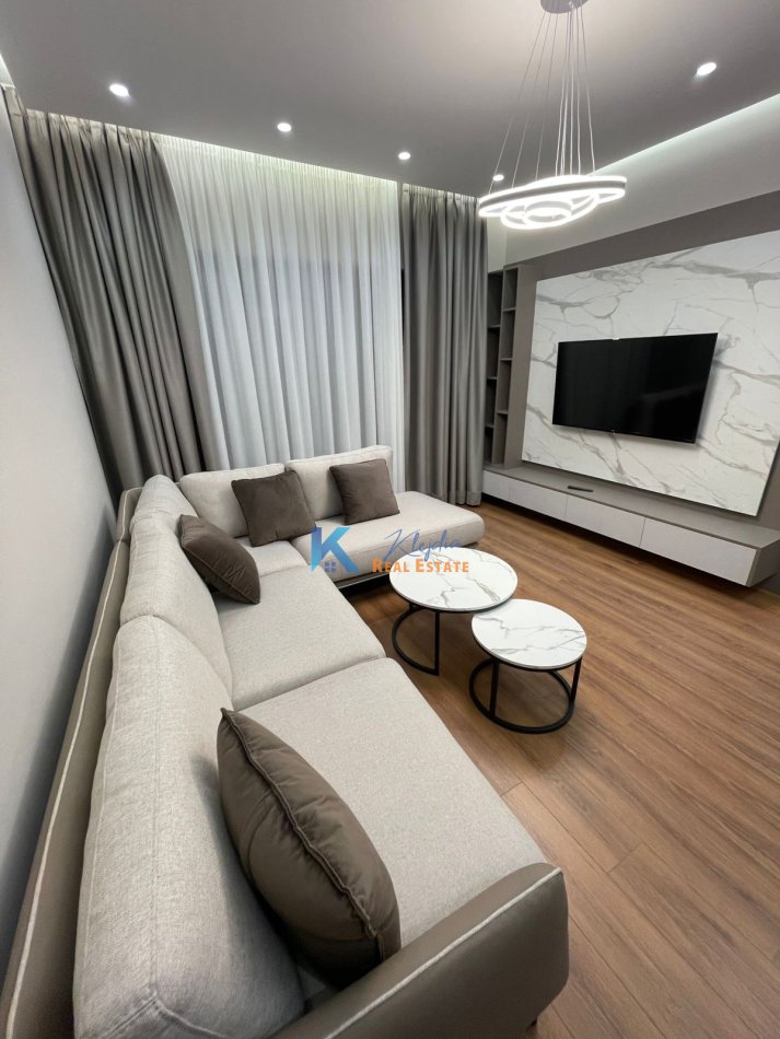 Tirane, jap me qera apartament 2+1+Ballkon Kati 2, 115 m² 800 € (Kompleksi Arlis)
