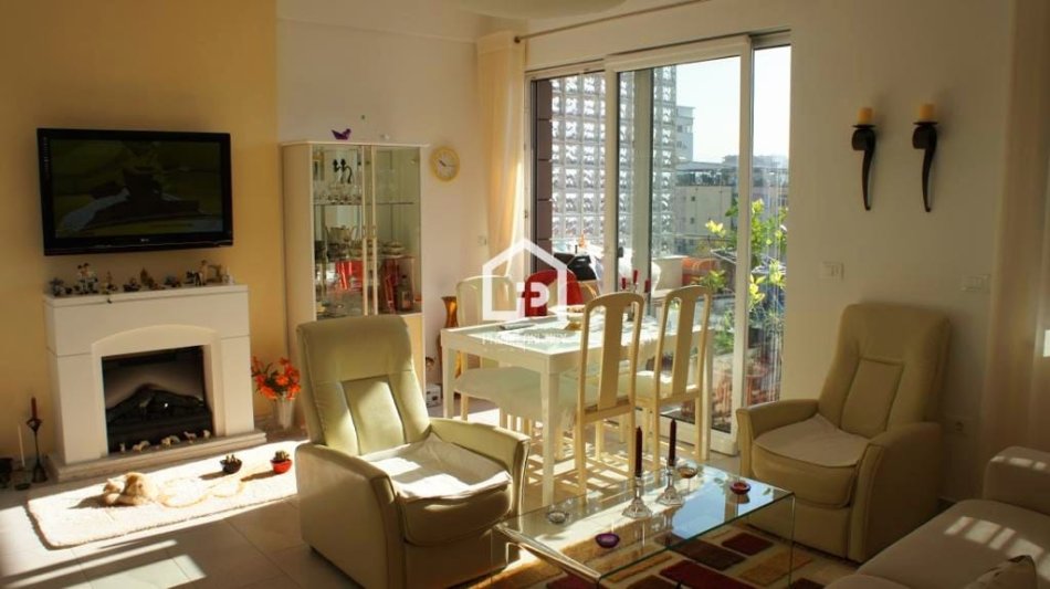 JEPET ME QIRA : Super apartament 1+1 Rr: BOGDANEVE, mbrapa bllokut të ambasadave