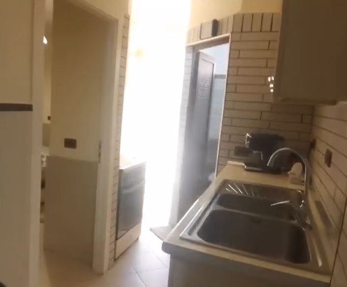 Tirane, jepet me qera apartament 1+1 Kati 3, 80 m² 470 € (stacioni trenit)