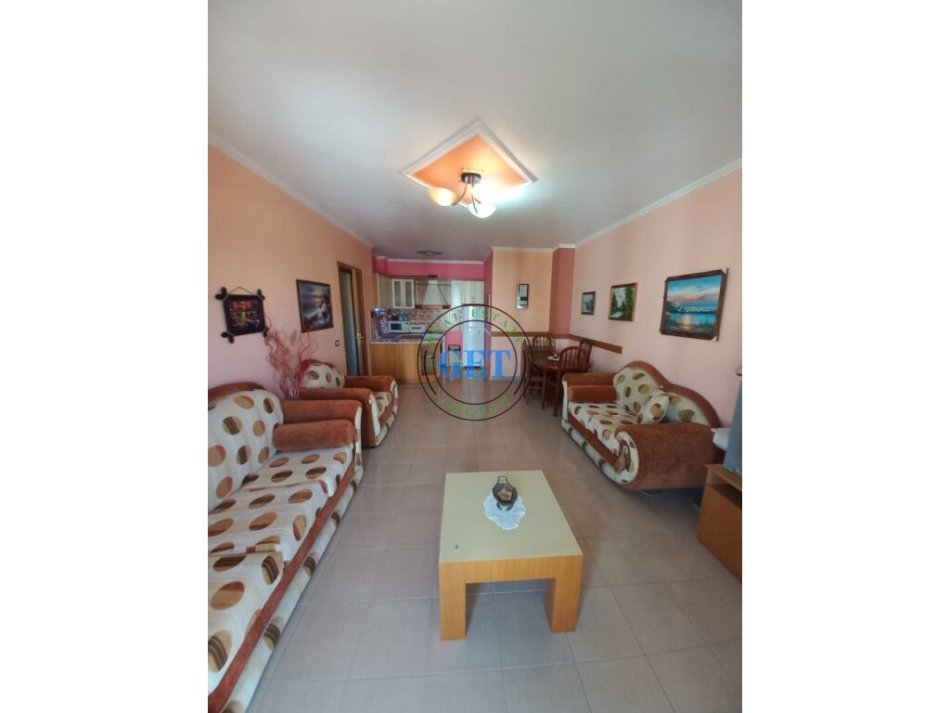 Durres, jepet me qera apartament 1+1 Kati 6, 60 m² 300 € (Plazh Iliria)
