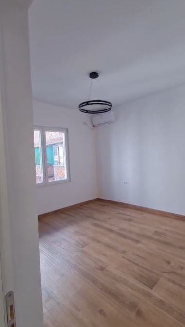 Tirane, jepet me qera apartament 2+1 Kati 4, 100 m² 700 € (Ish ministria e drejtesis)