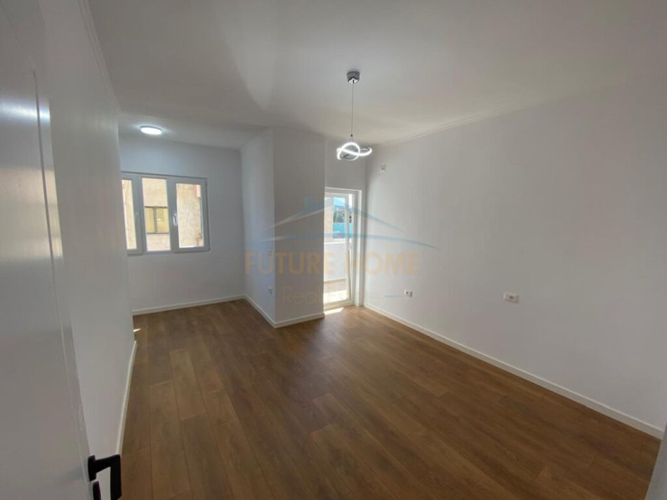 Tirane, shitet apartament 2+1+Ballkon Kati 4, 90 m² 185.000 € (Medrese AREA40930)