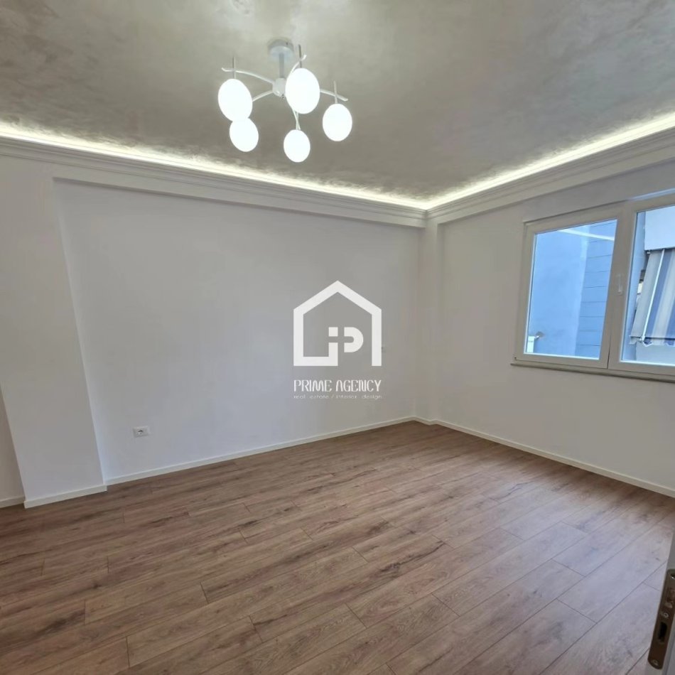SHITET APARTAMENT 2+1/Rruga Kavajës/ Qendra biznesit : Condor Center