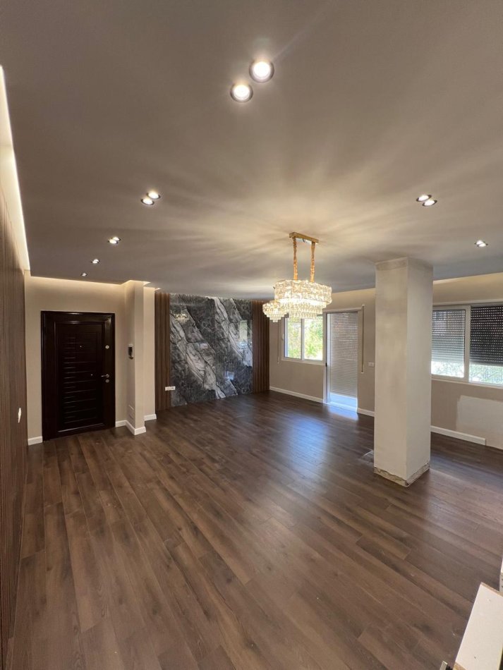 Tirane, shitet apartament 2+1 Kati 2, 120 m² 210.000 € (Kopshti Botanik)