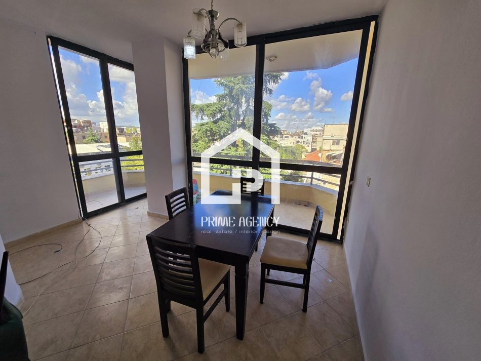 SHITET APARTAMENT 1+1/21 Dhjetori/ Pranë Market Joena