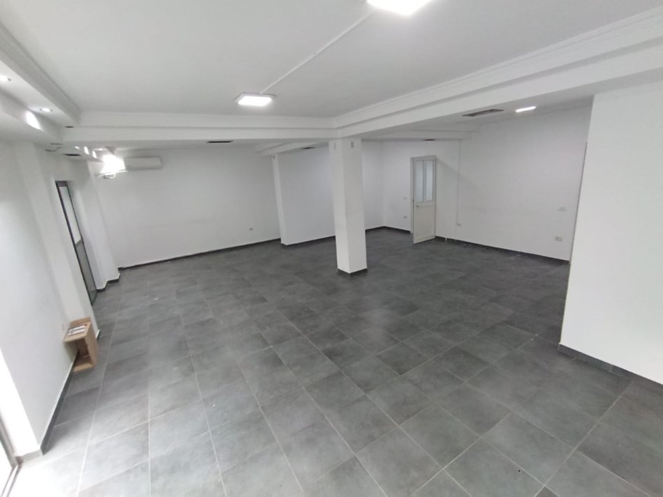 Tirane, jepet me qera ambjent biznesi Kati 2, 150 m² 1.500 € (Myslym Shyri)