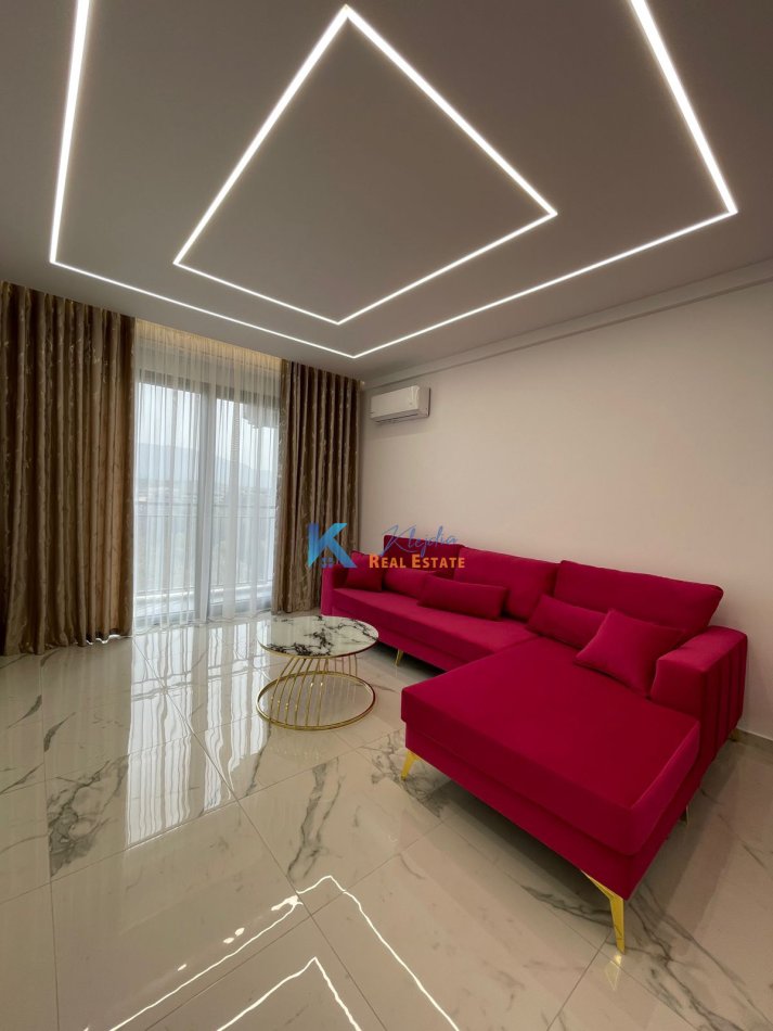 Tirane, jap me qera apartament 1+1+Ballkon Kati 5, 75 m² 650 € (Kodra e Diellit)
