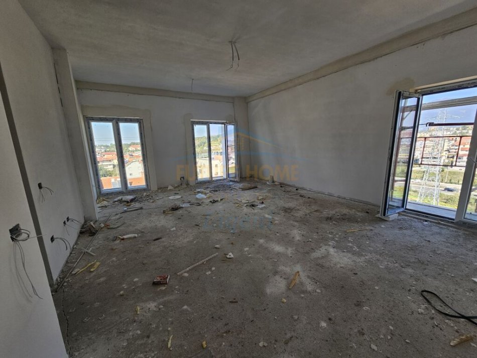 Tirane, shitet apartament 1+1+Ballkon Kati 4, 103 m² 149.000 € (Sauk, Porta Tirana e Re)