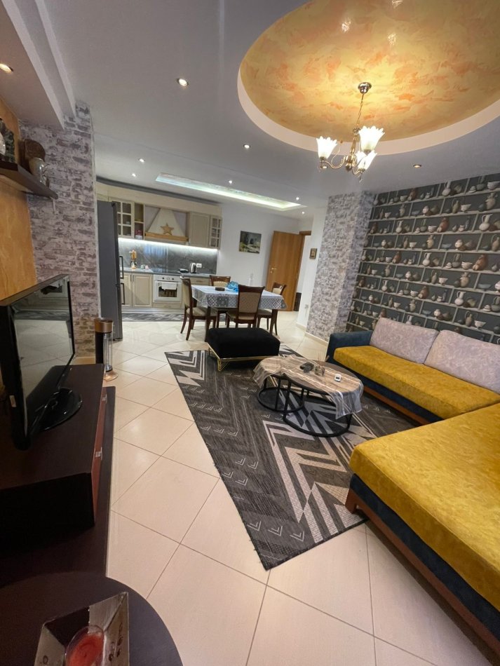 Tirane, jepet me qera apartament 2+1 Kati 5, 100 m² 1.000 € (Stadiumi Air Albania)