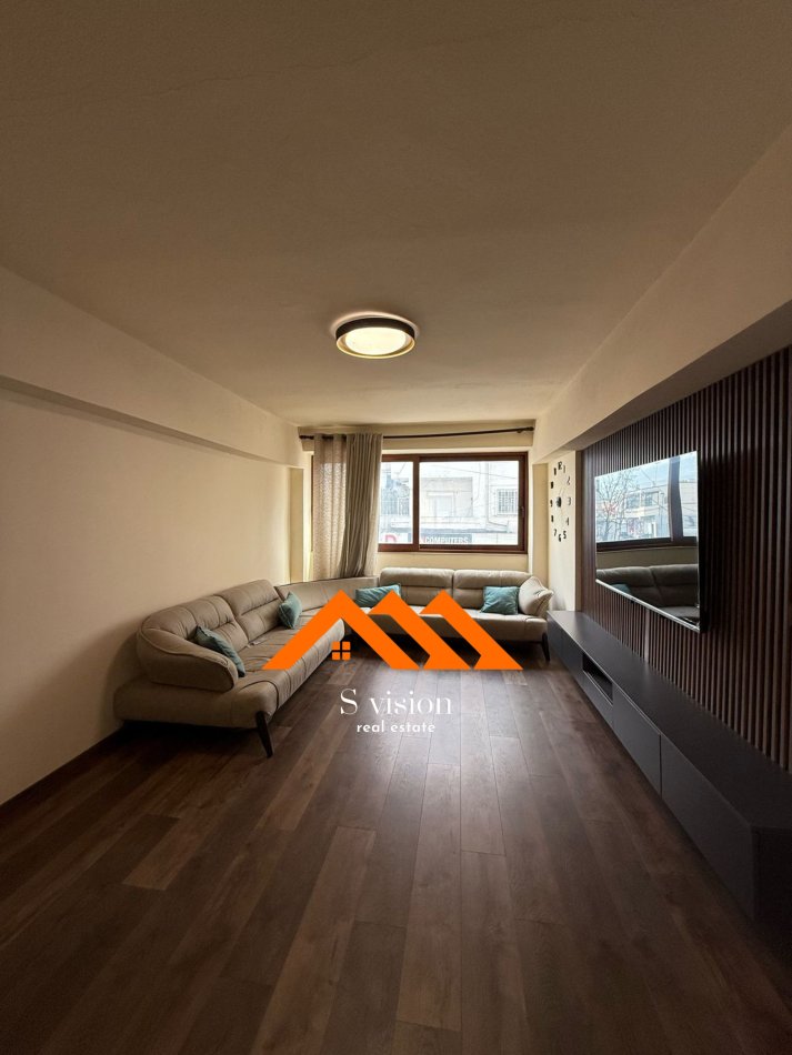 Durres, jepet me qera apartament 3+1+2 banjo+Ballkon + post parkimi Kati 1, 120 m² 800 € (Lagja 4 , Rr.Egnatia,te ish stacioni autobuzave te Shijakut)