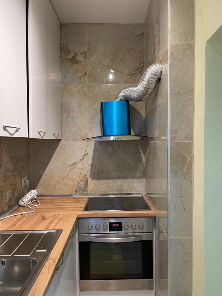 Tirane, jepet me qera apartament 1+1 , 57 m² 550 € (Pazari i Ri)
