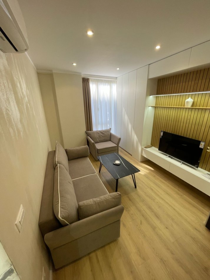Tirane, jepet me qera apartament 1+1 Kati 2, 55 m² 550 € (Bulevardi i Ri)