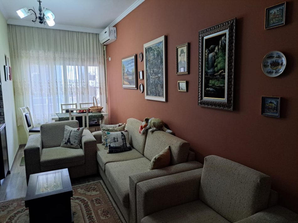 Tirane, shitet apartament 1+1 Kati 3, 64 m² 100.000 € (Fresk)