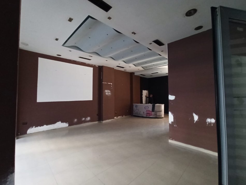 Tirane, jepet me qera ambjent biznesi Kati 0, 99 m² 1.000 € (Rruga e Durresit)