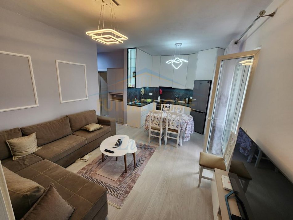 Tirane, jepet me qera apartament 1+1+Parkim, Kati 4, 70 m² 600 € (Unaza e Re, River Residence)