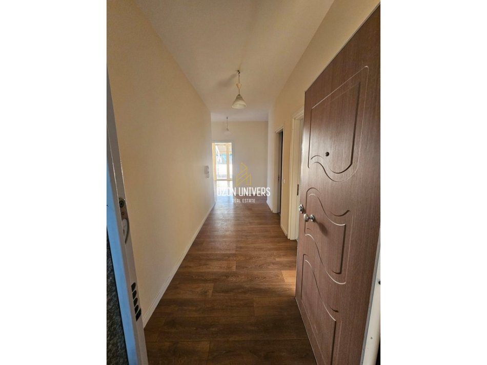 Tirane, jepet me qera ambjent biznesi Kati 1, 140 m² 1.500 € (Komuna E Parisit,Kika2)