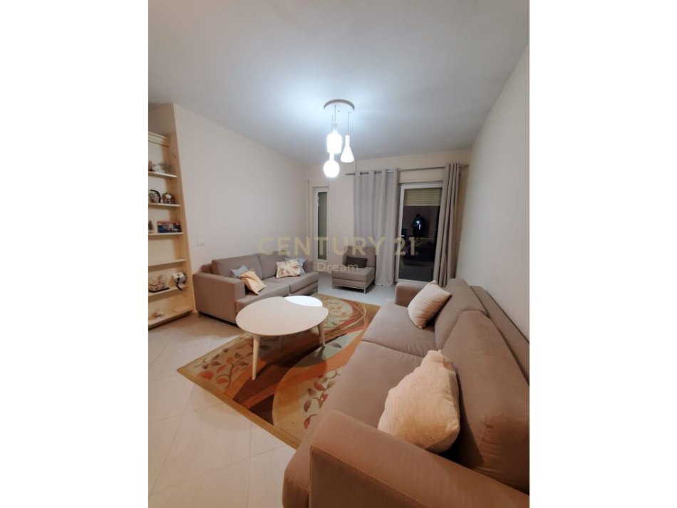 Tirane, jepet me qera apartament 2+1 Kati 2, 90 m² 450 € (Rezidenca Euro 3D)