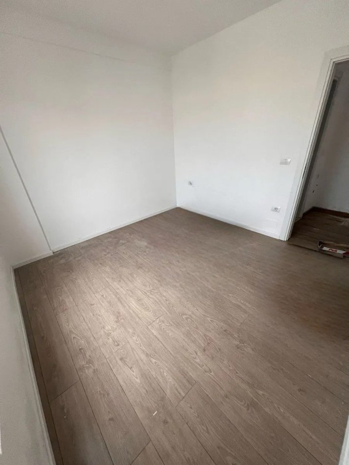 Tirane, shitet apartament 1+1 Kati 3, 49 m² 75.000 € (Selite)