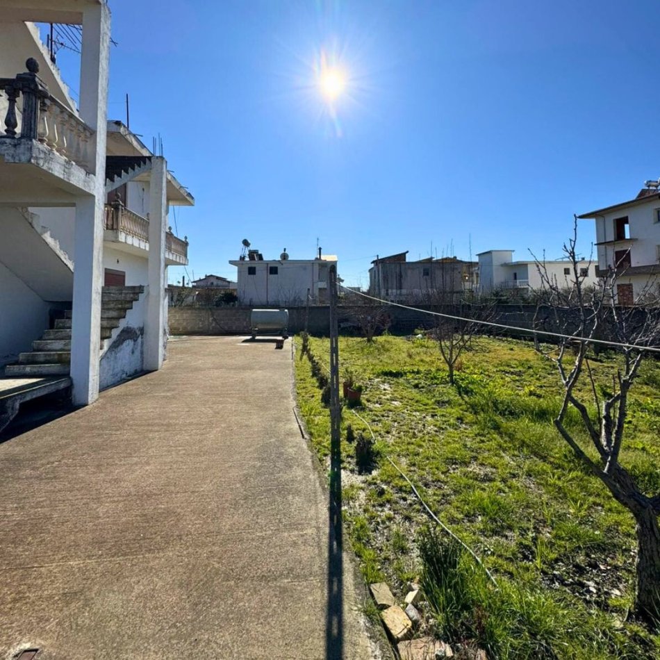 Kavaje, shitet shtepi 4+1+Aneks+Ballkon Kati 2, 950 m² 139.000 € (Zona afer ish Prokurorise, Kavaje,)
