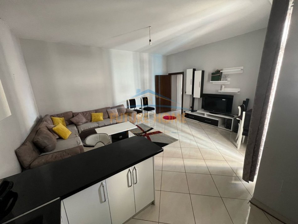 Tirane, jepet me qera apartament 1+1 Kati 5, 60 m² 370 € (Dritan Hoxha)