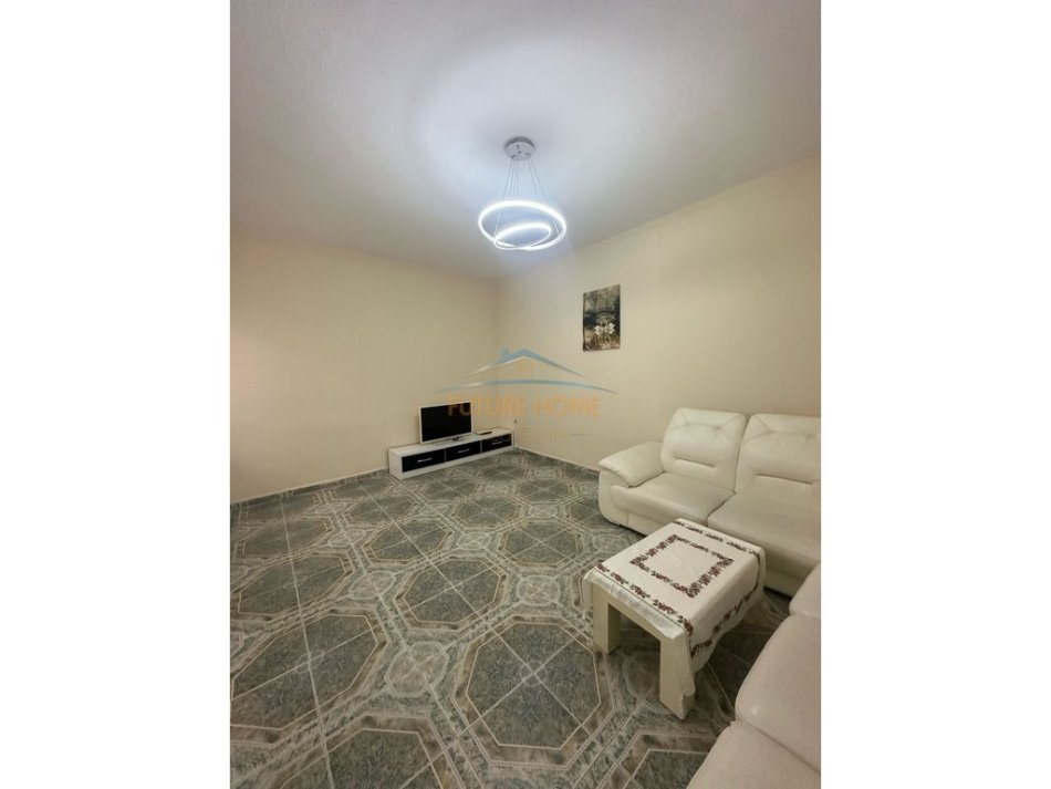 Tirane, jepet me qera apartament 2+1 Kati 1, 62 m² 430 € (Riza Cerova,)
