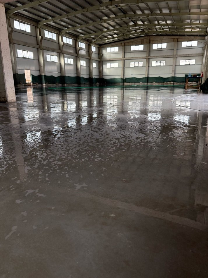 Tirane, jepet me qera magazine Kati 0, 1.500 m² 6.000 € (Autostrada Tirane Durres)