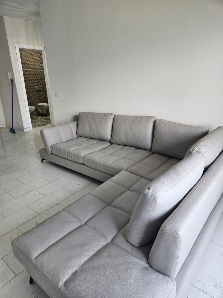 Tirane, jepet me qera apartament 1+1 Kati 11, 70 m² 450 € (Tirana Golden Park)