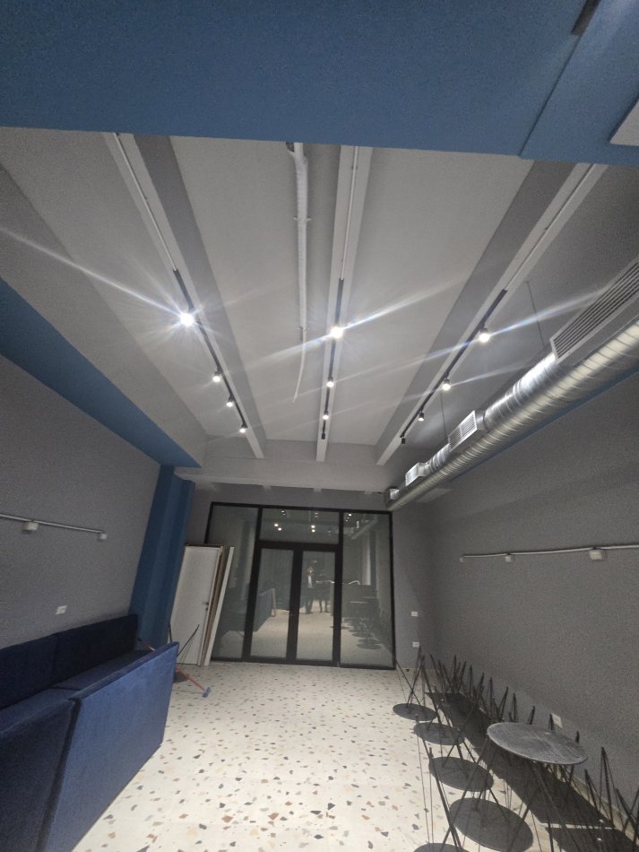Tirane, jepet me qera ambjent biznesi Kati 0, 165 m² 2.250 € (Kompleksi Square 21)