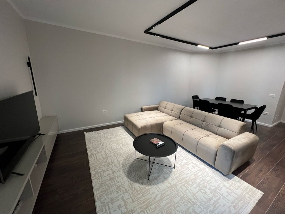 Tirane, jepet me qera apartament 1+1 Kati 9, 75 m² 800 € (Rruga e Elbasanit)
