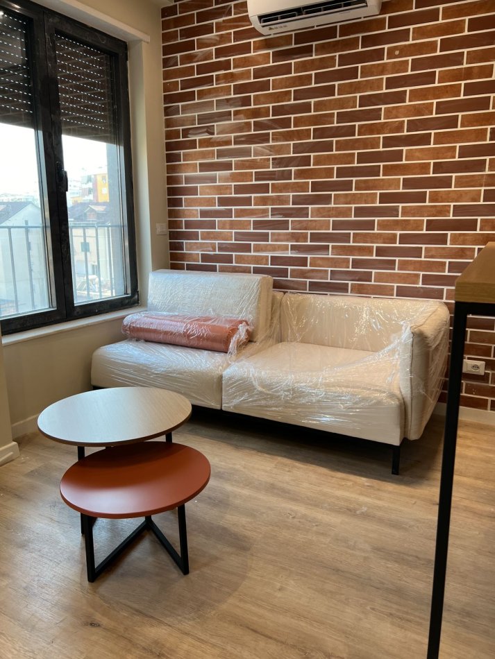 Tirane, jepet me qera apartament 1+1 Kati 3, 55 m² 700 € (Bulevardi i Ri)