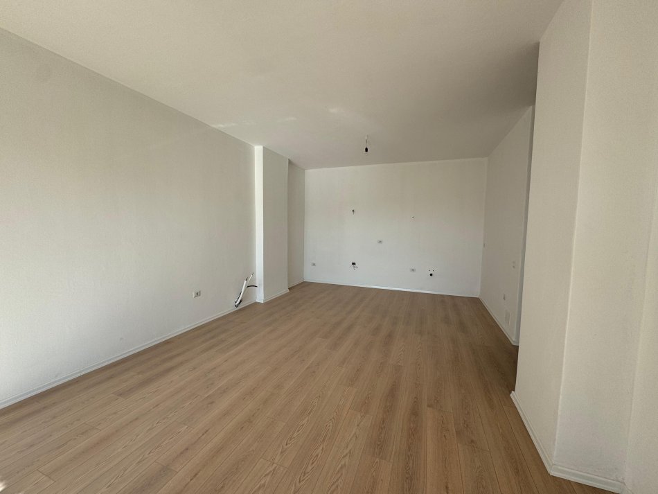 Shqiperi, shitet apartament 2+1 Kati 5, 150 m² 230.000 € (Ish Fusha e Aviacionit)