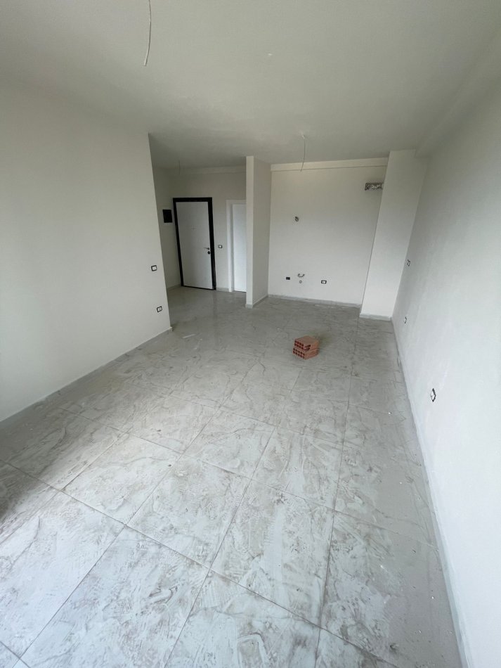 Tirane, jepet me qera apartament 2+1 Kati 5, 94 m² 450 € (Tirana Golden Park 3)