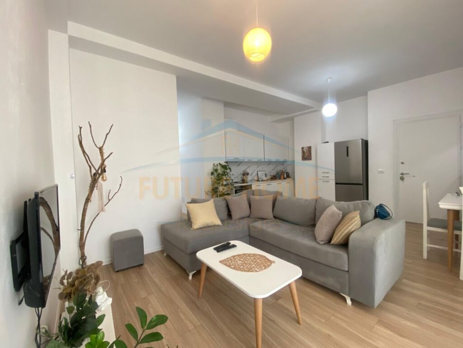 Tirane, jepet me qera apartament 2+1 Kati 5, 90 m² 600 € (Kompleksi Marga)