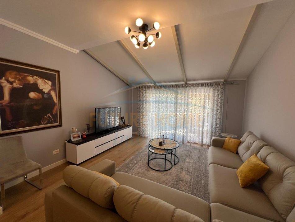 Tirane, jepet me qera apartament 2+1 Kati 9, 90 m² 1.000 € (Shkolla e Baletit, Tiranë)