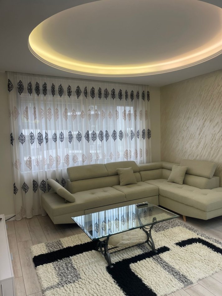 Tirane, jepet me qera apartament 1+1 Kati 9, 70 m² 900 € (Rruga e Kosovareve)