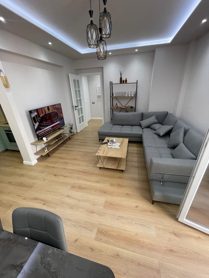 Tirane, jepet me qera apartament 2+1 Kati 11, 100 m² 850 € 