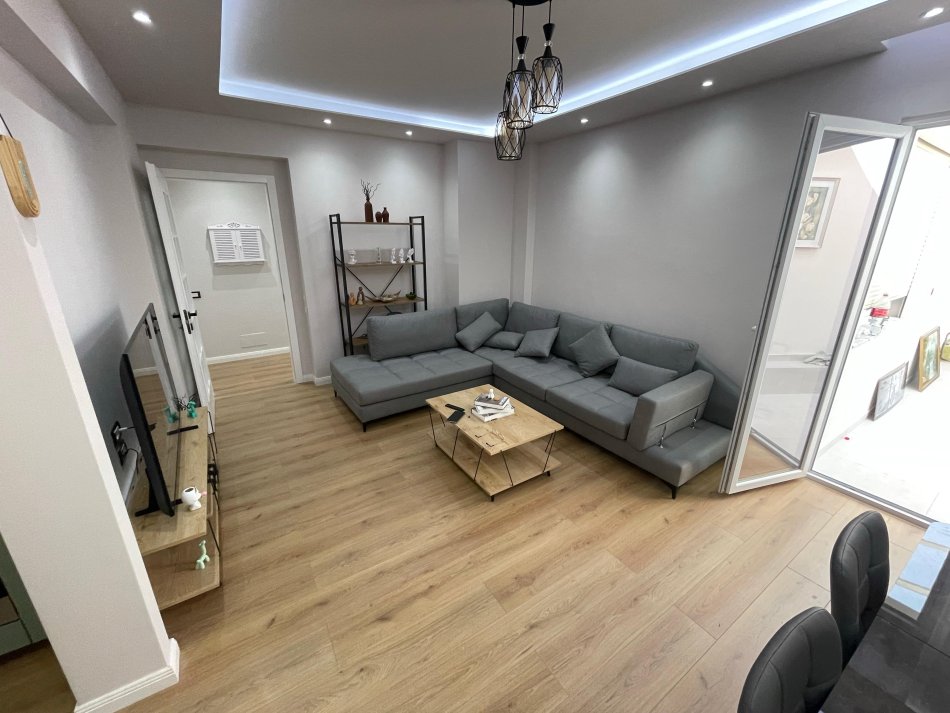 Tirane, jepet me qera apartament 2+1 Kati 11, 100 m² 850 € (Perballe Delijorgjit)