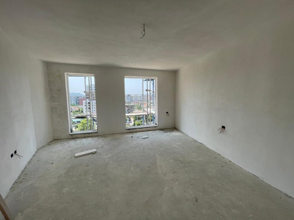 Tirane, shitet apartament 1+1 , 82 m² 132.000 € 