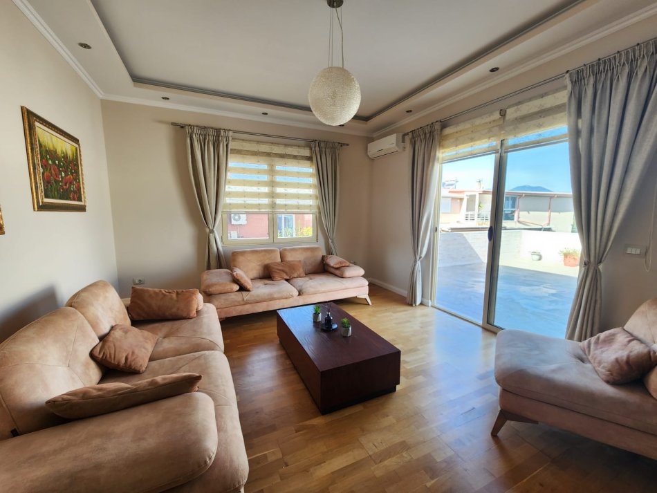 Tirane, shitet apartament+verande | Penthouse 2+1 , 174 m² 330.000 € 