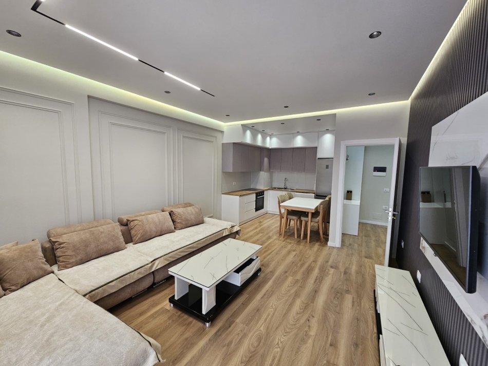 Tirane, jepet me qera apartament 1+1 , 70 m² 500 € 