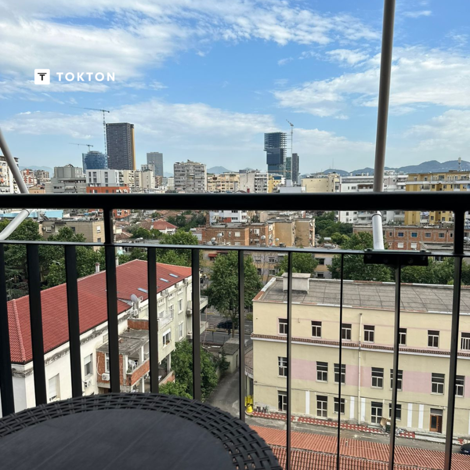 Tirane, shitet apartament 1+1+Ballkon Kati 8, 70 m² 190.000 € (Rruga Jordan Misja)
