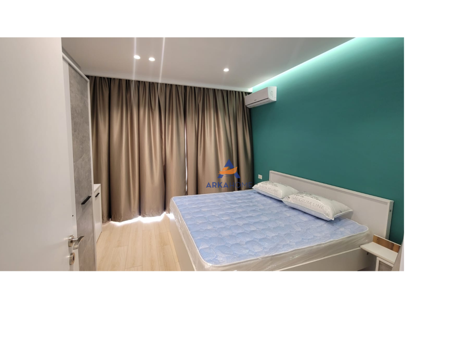 Tirane, jepet me qera apartament 1+1+Ballkon Kati 5, 72 m² 600 € (FARMACIA 10)