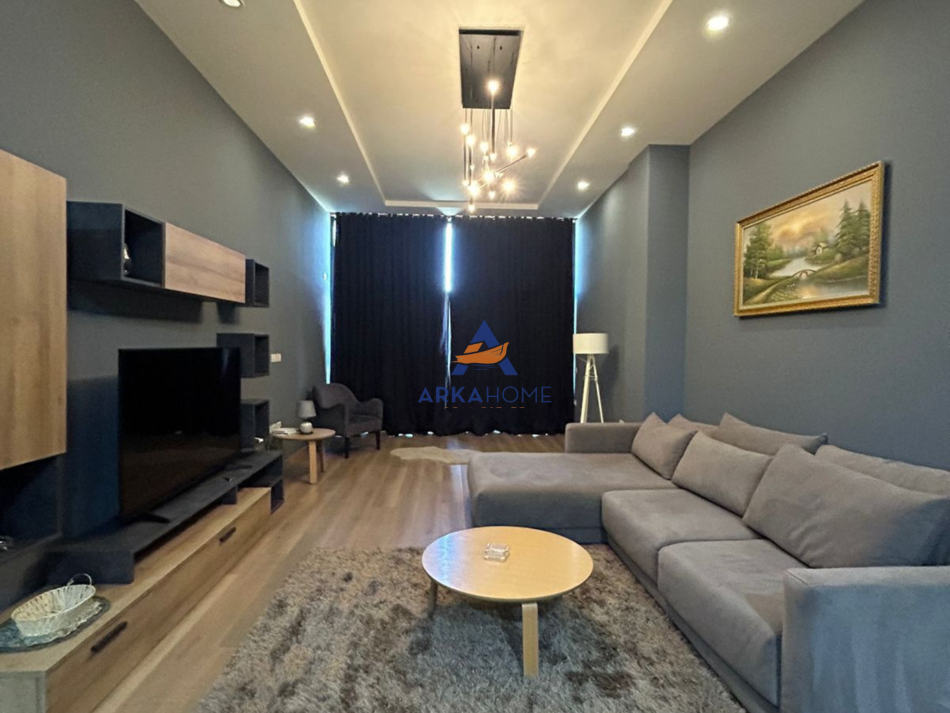 Tirane, jepet me qera apartament 1+1+Ballkon Kati 1, 120 m² 650 € (LIQENI I THATE)