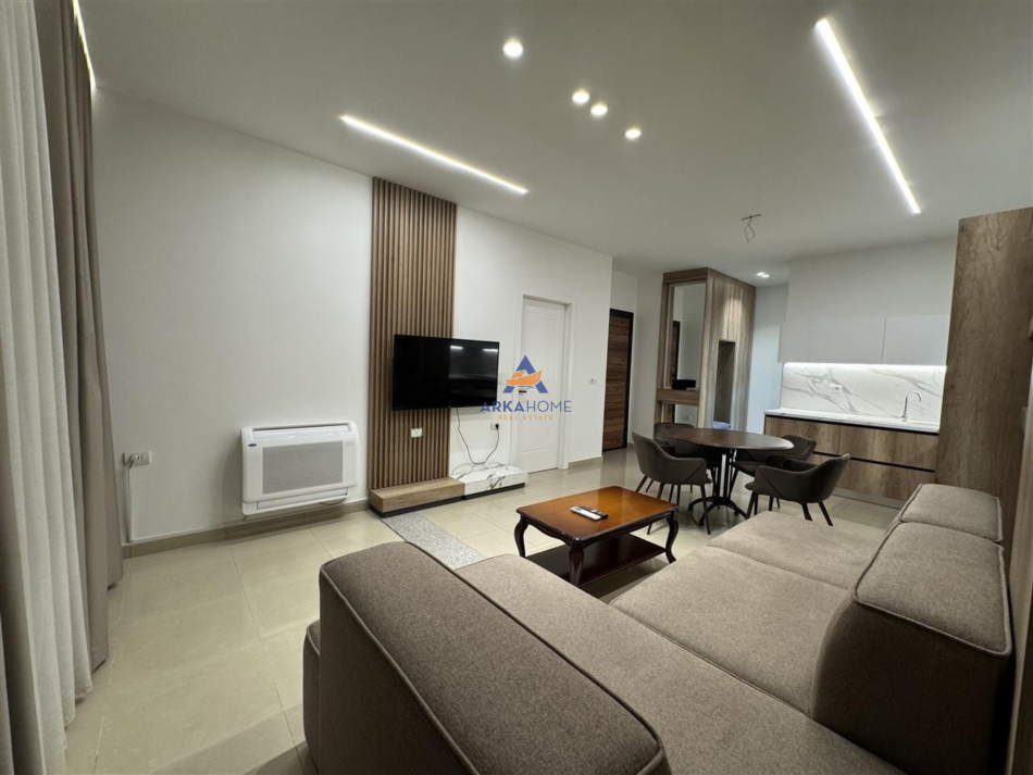 Tirane, jepet me qera apartament 1+1 Kati 2, 500 €