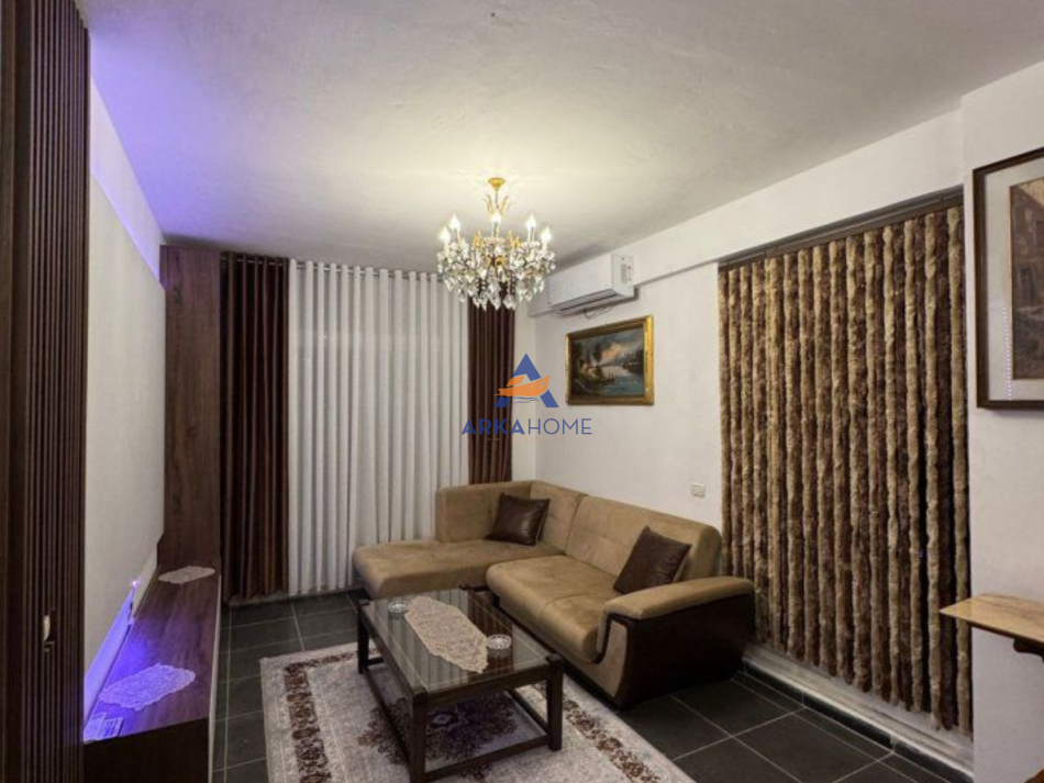 Tirane, jepet me qera apartament 2+1+Ballkon Kati 7, 100 m² 600 € (KOMPLEKSI FERATI,ASTIR)