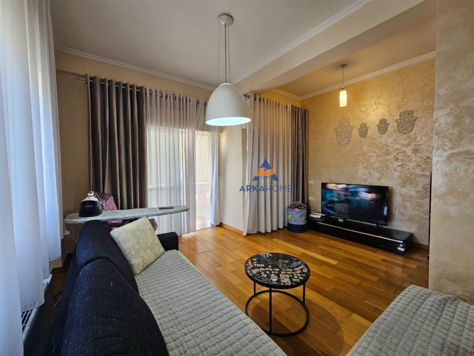 Tirane, shitet 2+1+Ballkon Kati 3, 115 m² 295.000 € (LIQENI I THATE)